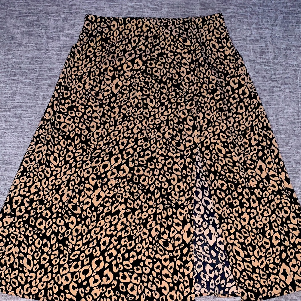 Leopard / Cheetah Print Long Skirt with Side Slit. Size: 0XL SHEIN Curve